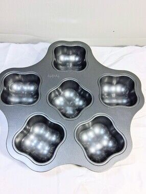Chicago Metallic Stuff It Up Pan 14" X 14" Stuffed Peppers, Pot Pies, Apples